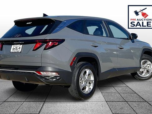 Used 2024 Hyundai Tucson SE image 13