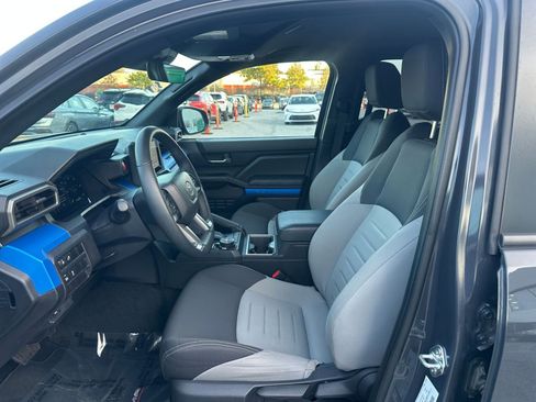 Used 2025 Toyota Tacoma TRD Off-Road image 24