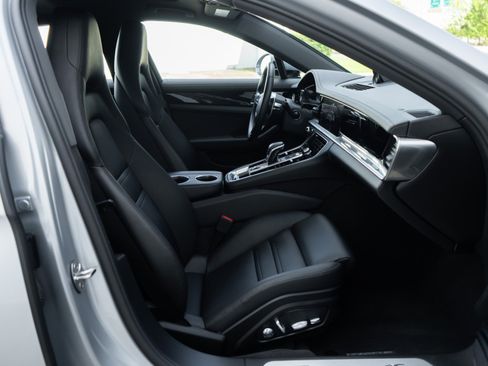 Used 2018 Porsche Panamera 4S image 16