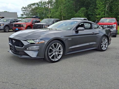 Used 2018 Ford Mustang GT Premium RWD image 3