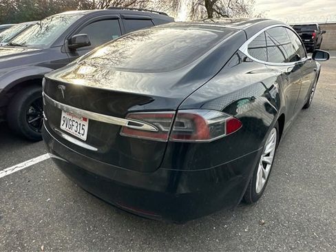 Used 2018 Tesla Model S 75D image 3