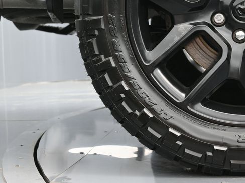 Used 2023 RAM 1500 Laramie AWD/4WD image 45