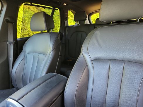 Used 2022 BMW X5 M50i w/ Premium Package image 17