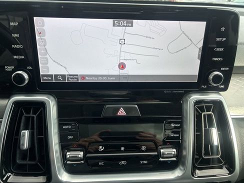 Certified 2022 Kia Sorento SX image 12