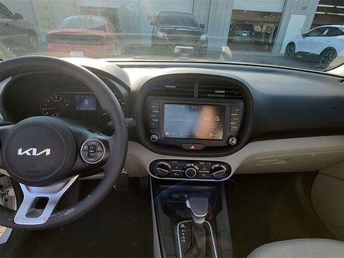 Used 2022 Kia Soul LX w/ Technology Package image 10