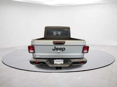 Certified 2022 Jeep Gladiator Sport image 5
