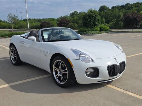 Used 2007 Pontiac Solstice GXP w/ Premium Package RWD image 8