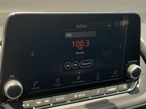 Used 2025 Nissan Rogue SV FWD image 22