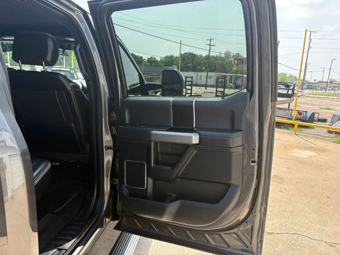 Used 2018 Ford F250 Platinum w/ Platinum Ultimate Package AWD/4WD image 16