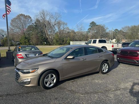 Used 2024 Chevrolet Malibu LT image 2