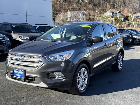 Used 2019 Ford Escape SE image 14