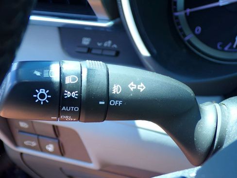 Used 2020 Toyota Highlander Limited AWD/4WD image 27