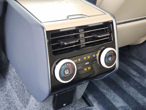 New 2026 Land Rover Range Rover SV image 25