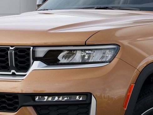 New 2026 Jeep Grand Cherokee L Limited w/ Trailer Tow Package AWD/4WD image 11