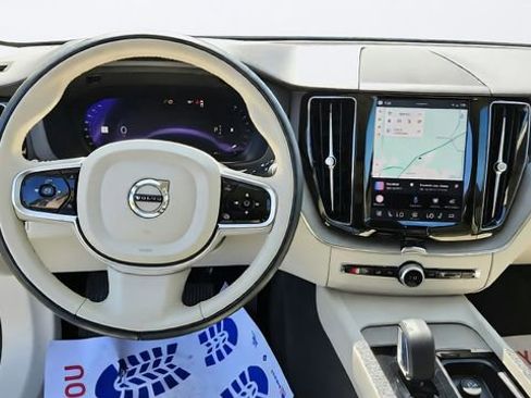 Used 2023 Volvo XC60 B5 Plus FWD image 14