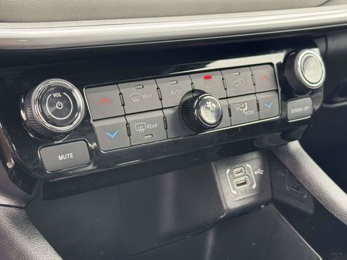 Used 2025 Jeep Compass Limited AWD/4WD image 5