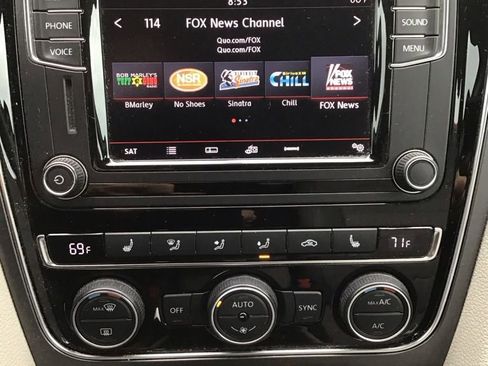 Used 2018 Volkswagen Passat 2.0T FWD image 9