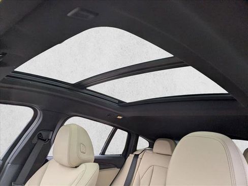 Certified 2025 BMW X4 M40i w/ Premium Package image 16