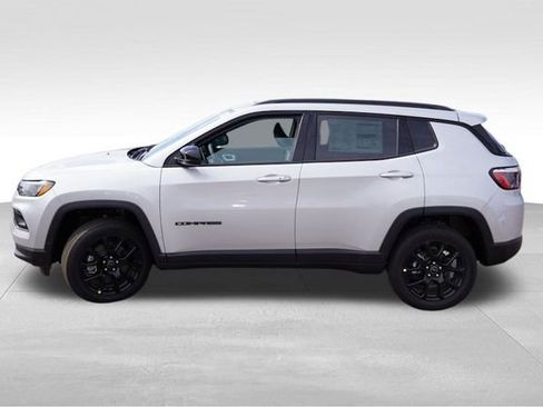 New 2025 Jeep Compass Latitude w/ Sun & Sound Group image 6