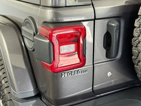 Used 2020 Jeep Wrangler Unlimited Rubicon w/ Uconnect 4C Nav & Sound Group image 36