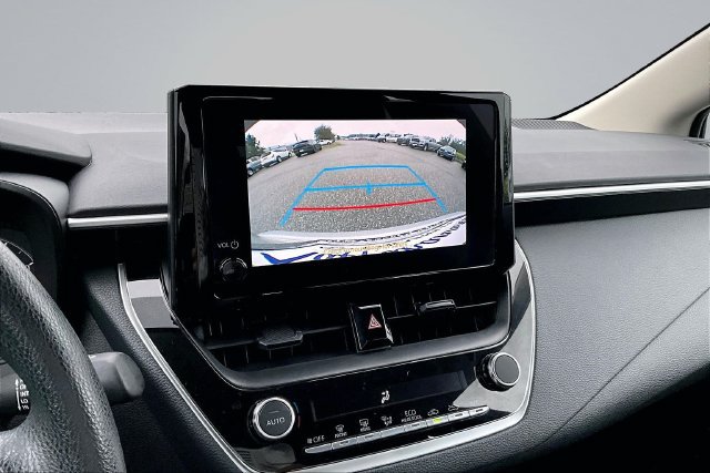 Used 2025 Toyota Corolla LE FWD image 14