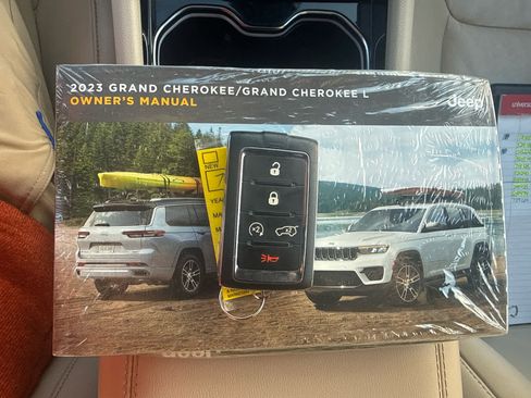 Used 2023 Jeep Grand Cherokee L Limited w/ Trailer Tow Group (B) image 27