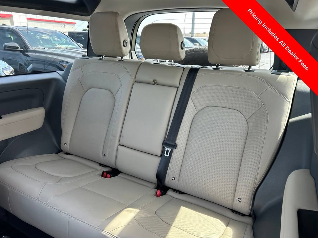 Used 2023 Land Rover Defender 90 S AWD/4WD image 15