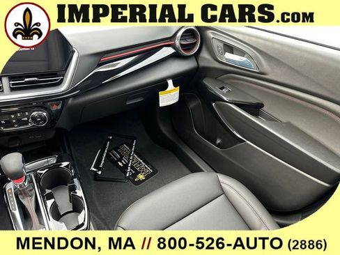 New 2026 Chevrolet Trax RS w/ Sunroof Package image 20