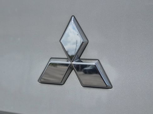Used 2023 Mitsubishi Outlander SE Black Edition AWD/4WD image 29