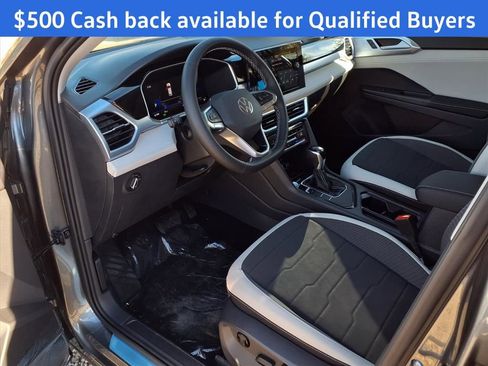 New 2026 Volkswagen Taos SE image 15