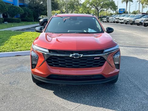 Used 2024 Chevrolet Trax RS w/ Sunroof Package image 2