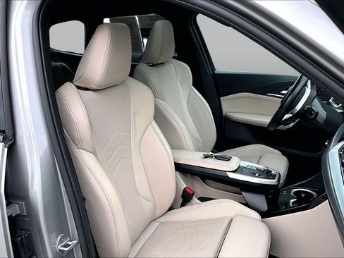 Certified 2025 BMW X1 xDrive28i AWD/4WD image 8