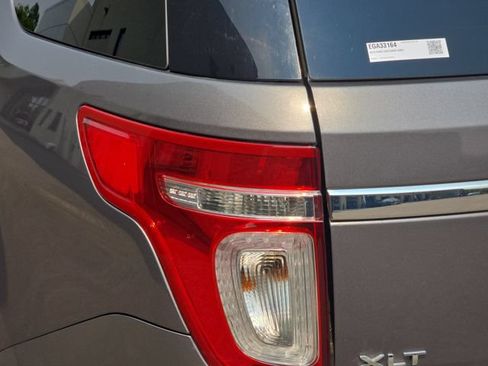 Used 2014 Ford Explorer XLT w/ Equipment Group 202A AWD/4WD image 35