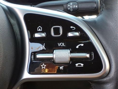 Certified 2022 Mercedes-Benz GLB 250 4MATIC image 25