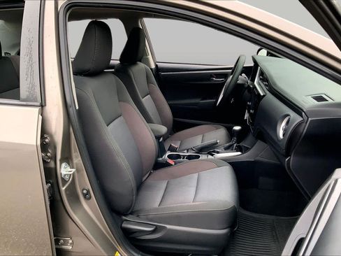 Used 2018 Toyota Corolla LE FWD image 8