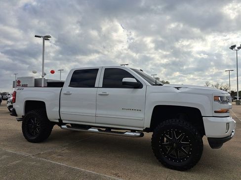 Used 2017 Chevrolet Silverado 1500 LT w/ All Star Edition image 3