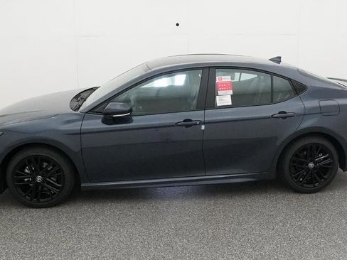 New 2026 Toyota Camry SE FWD image 3