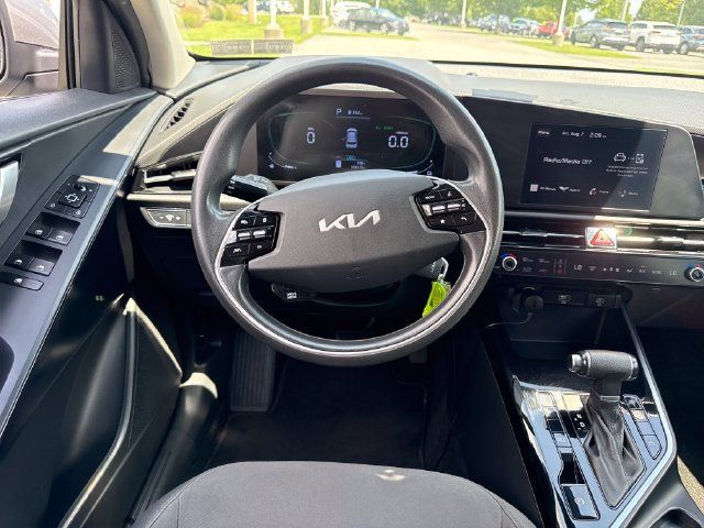 Used 2023 Kia Niro LX FWD image 28