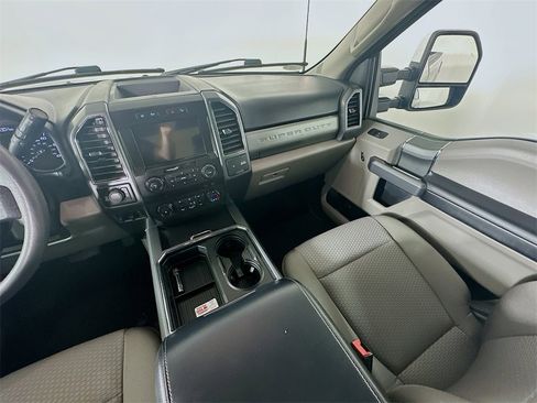 Used 2022 Ford F350 XLT w/ XLT Premium Package image 11