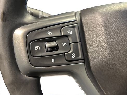 Used 2023 Chevrolet Suburban Premier image 36