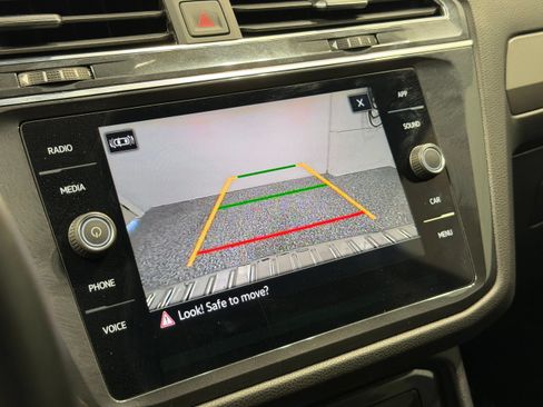 Used 2023 Volkswagen Tiguan SE FWD image 40
