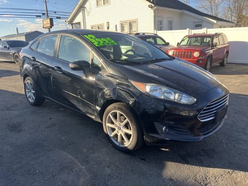 Used 2019 Ford Fiesta SE w/ Equipment Group 201A FWD image 4