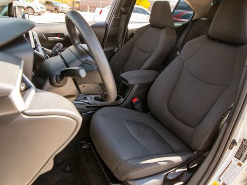 Used 2021 Toyota Corolla LE image 13