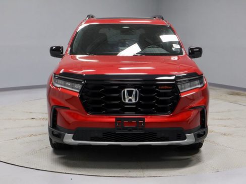 Used 2025 Honda Pilot TrailSport image 7