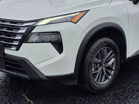 Used 2024 Nissan Rogue S image 7