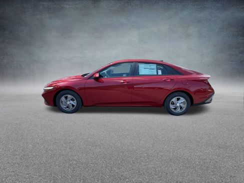 Used 2025 Hyundai Elantra SE image 14