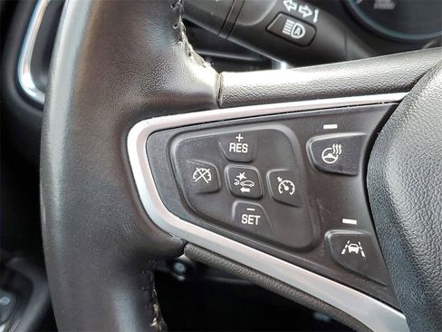 Used 2022 Chevrolet Equinox Premier image 13