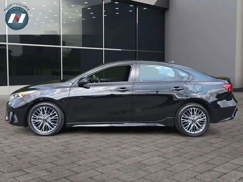 Used 2022 Kia Forte GT-Line w/ GT-Line Premium Package image 2