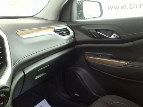 Used 2021 GMC Acadia SLE w/ Driver Convenience Package image 24