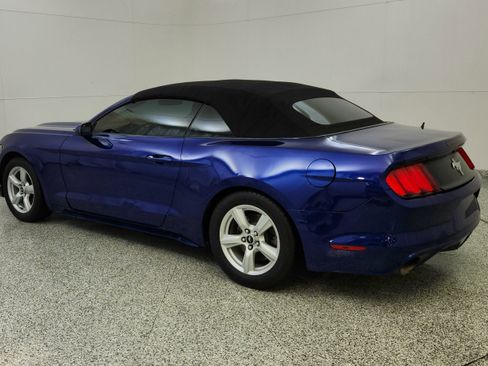 Used 2016 Ford Mustang Convertible RWD image 5